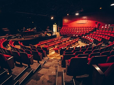 l'école Hourdé au théâtre de l'européen